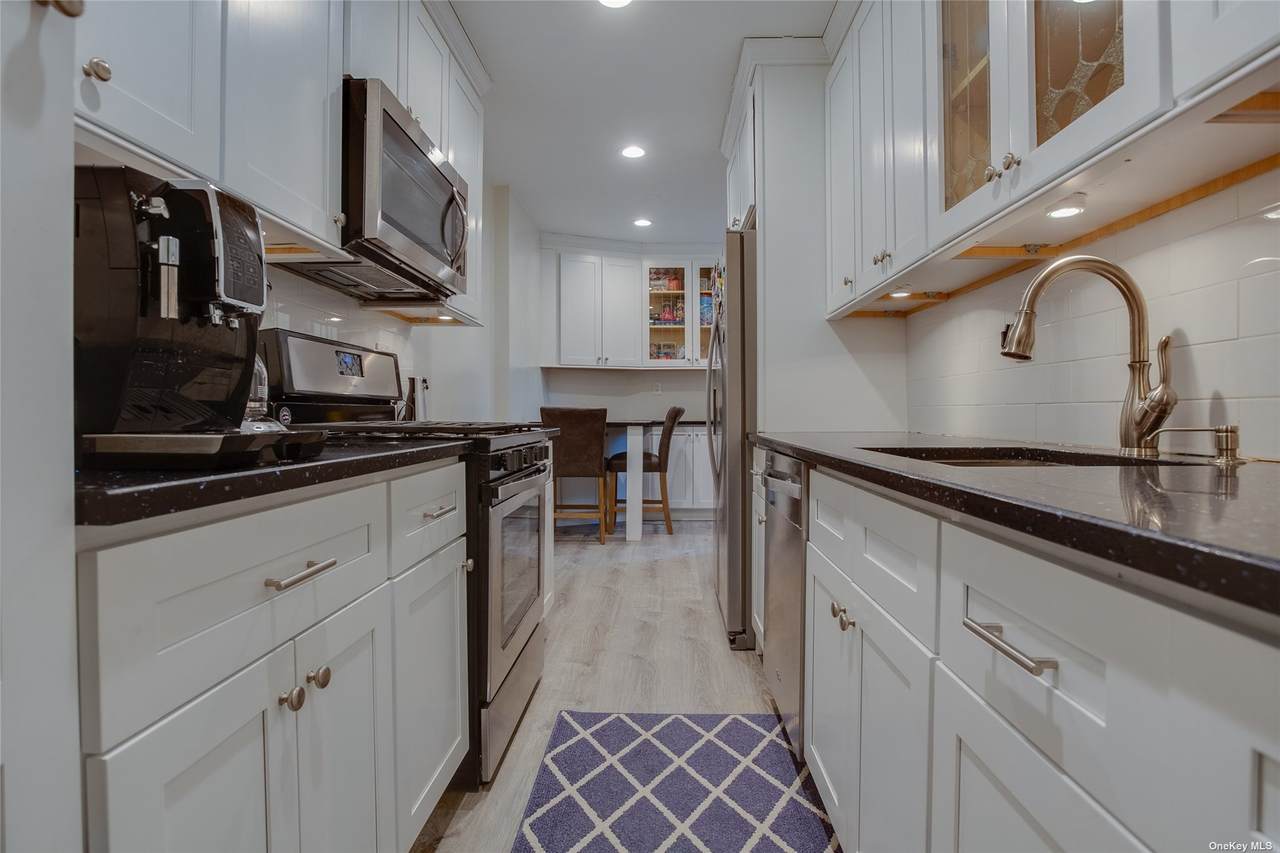 83-30 98th Street - Photo 1