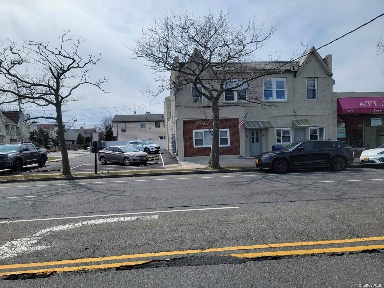 1885 Park Street - Photo 1