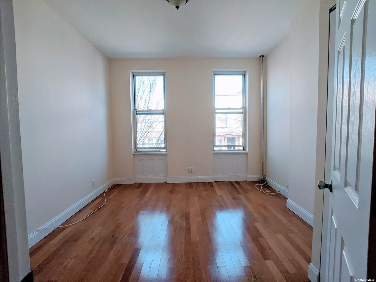 360 Onderdonk Avenue - Photo 1