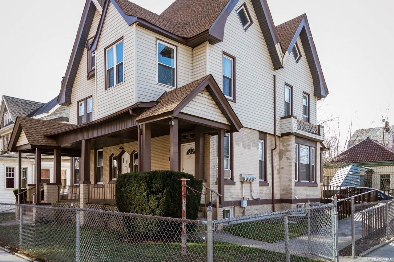 1516 Beverley Road - Photo 1