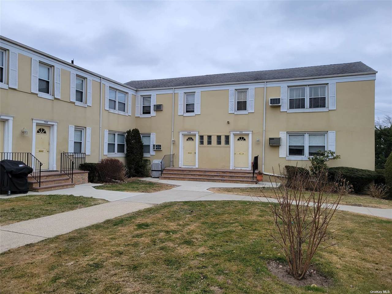 71-09 252nd St - Photo 1