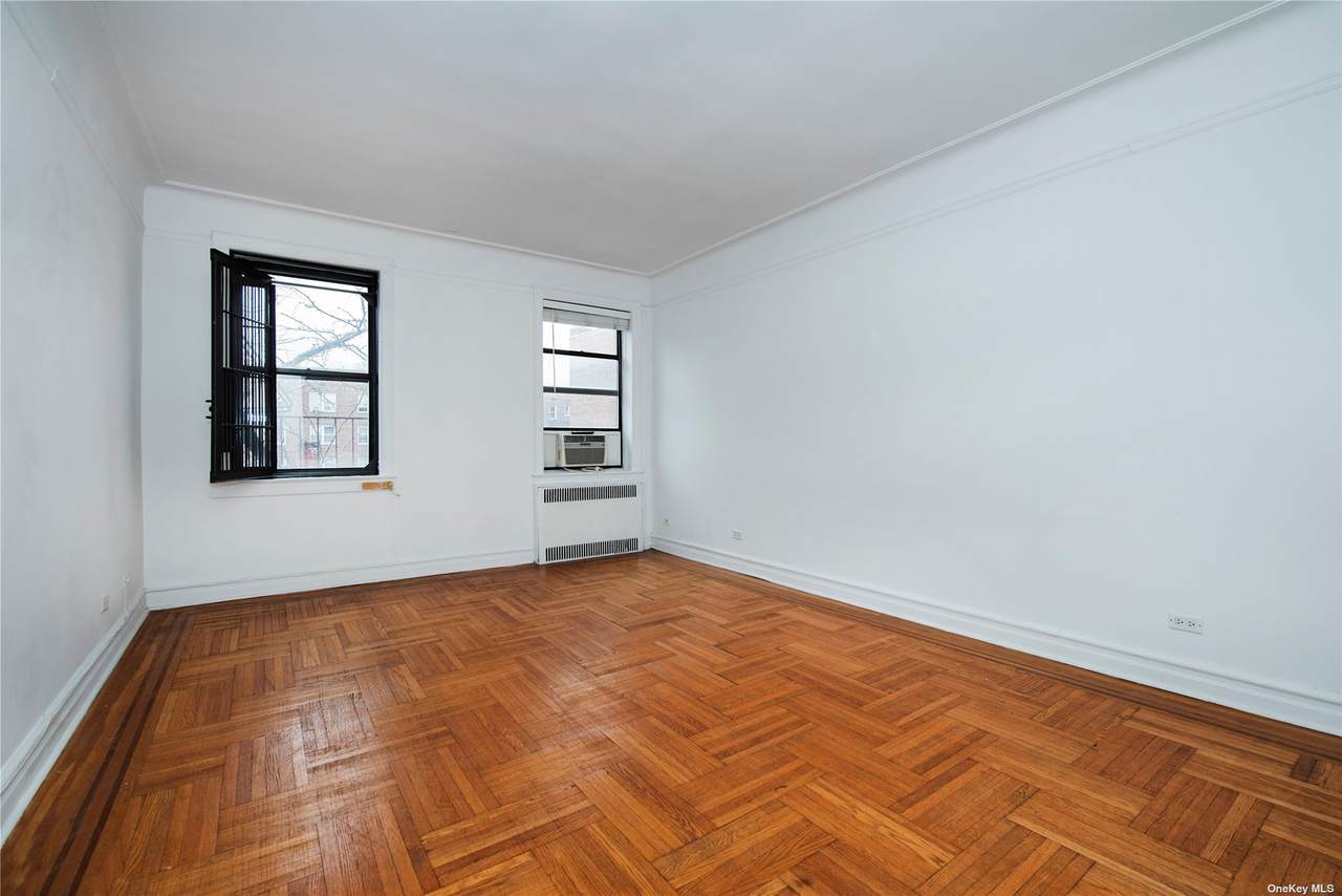 35-50 82 Street - Photo 1