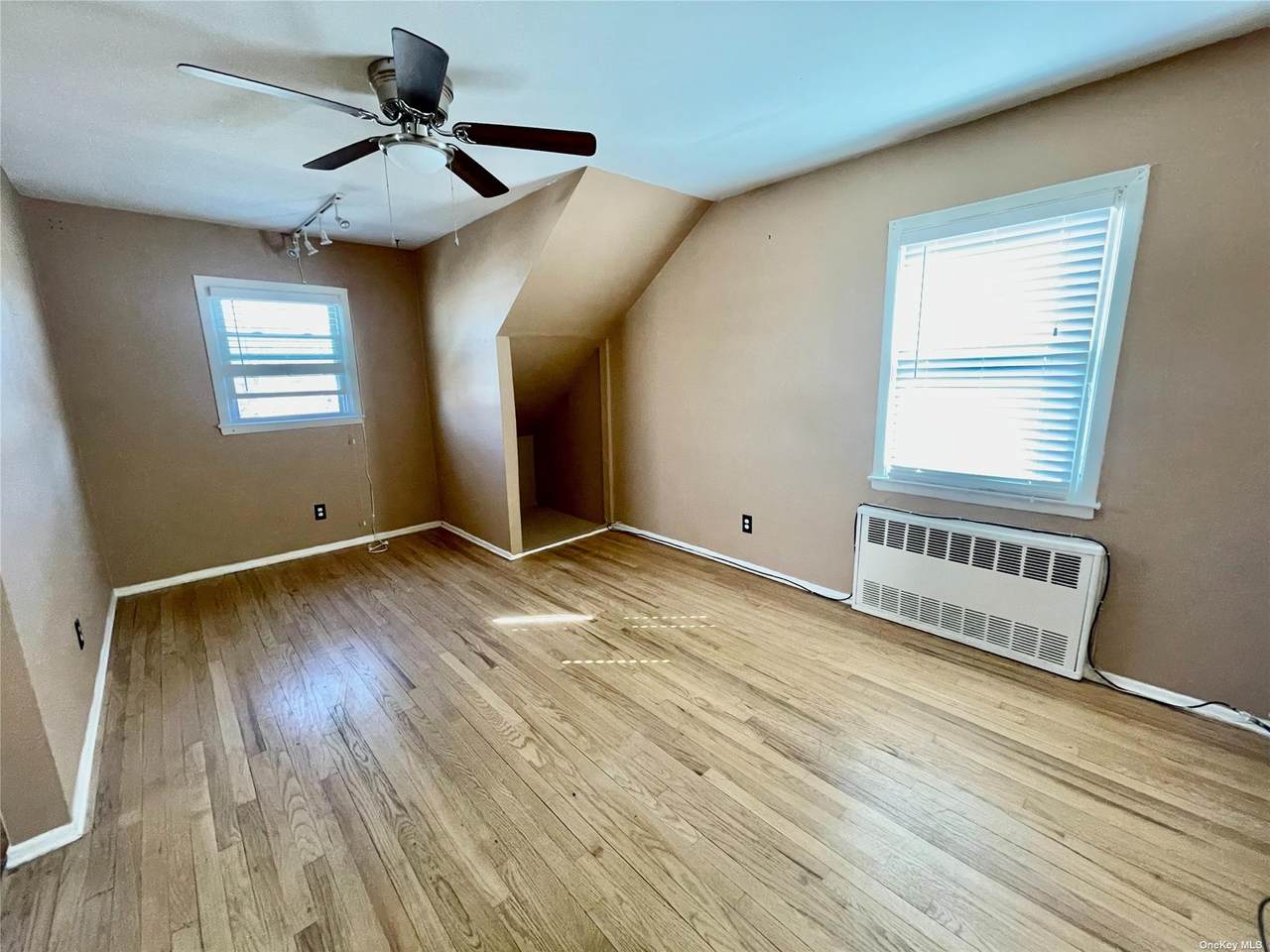 206 Hunnewell Avenue - Photo 1