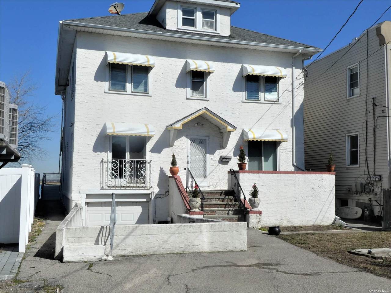 925 Park Avenue - Photo 1