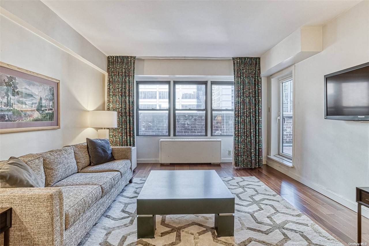 149 39th Street - Photo 1