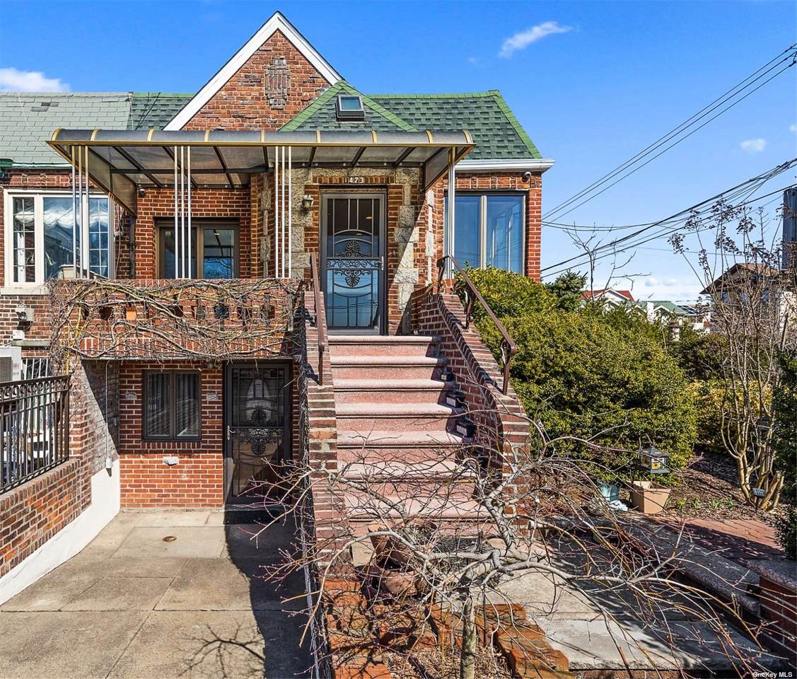 1423 Oriental Boulevard - Photo 1