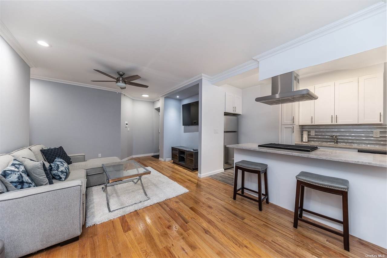 25 Broadway - Photo 1