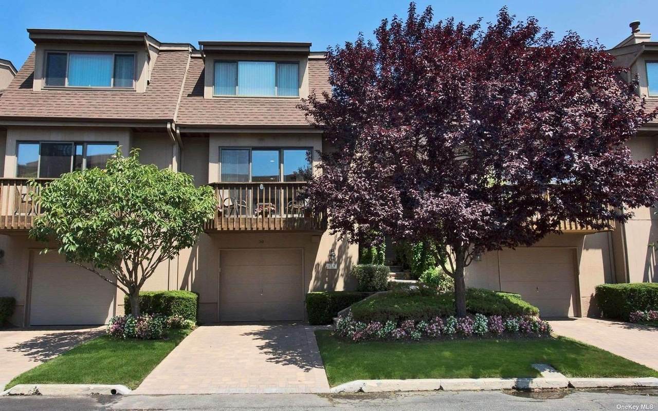 32 Clubside Drive - Photo 1