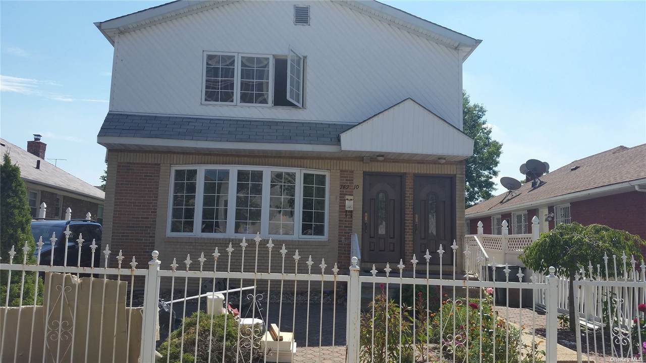 149-10 Melbourne Avenue - Photo 1