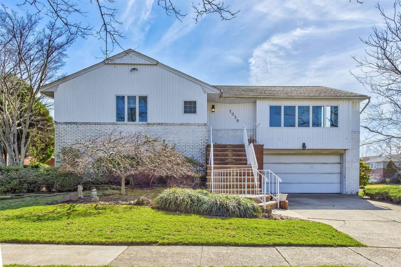 1039 Lawrence Court - Photo 1