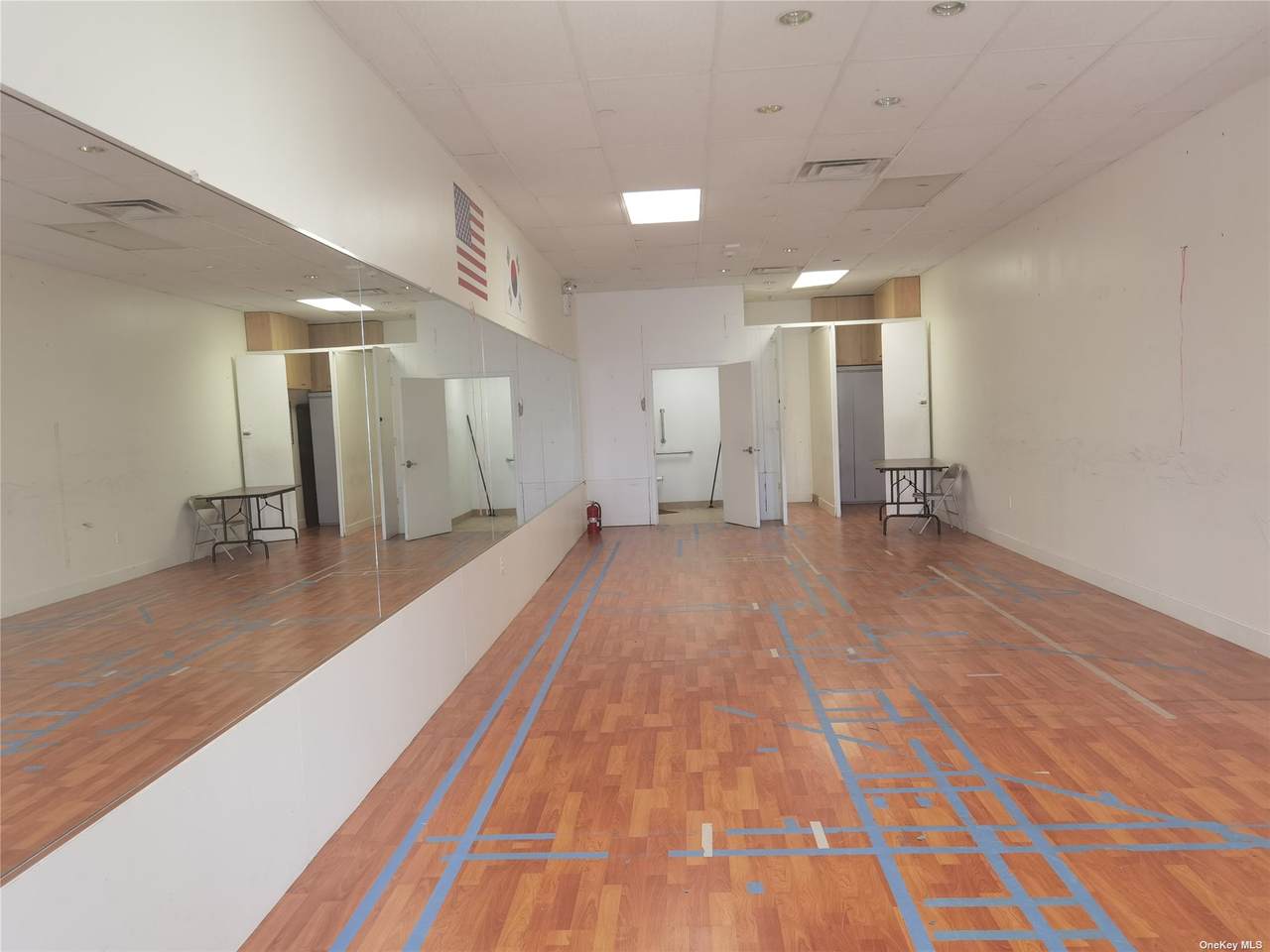 136 Northern Blvd - Photo 1