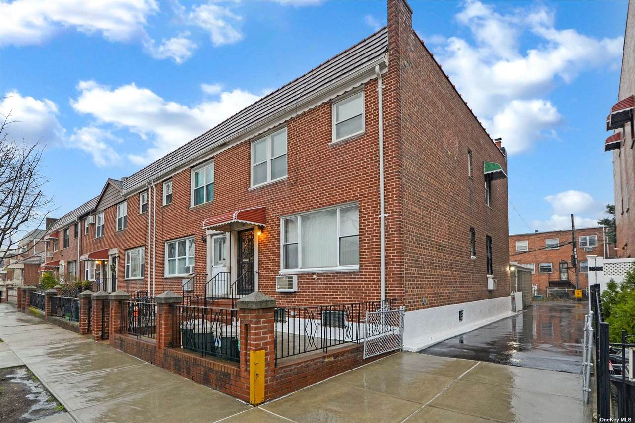 25-77 49 Street - Photo 1