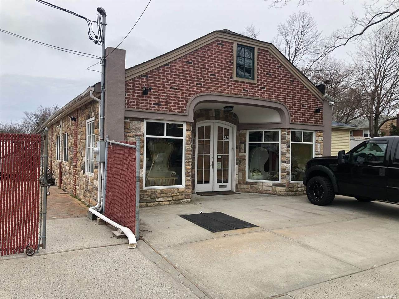 334 Locust Avenue - Photo 1