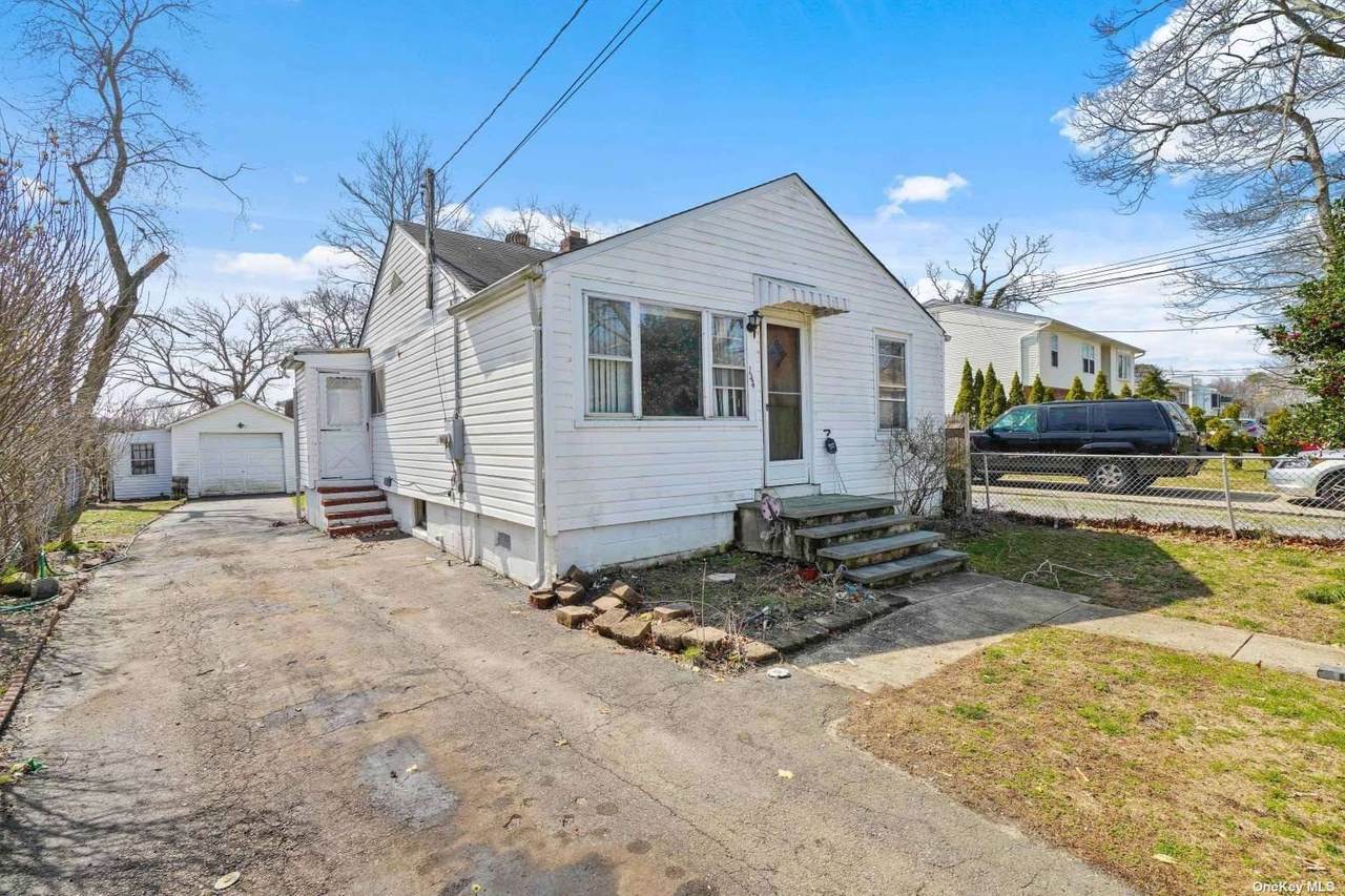 144 Woodrow Parkway - Photo 1