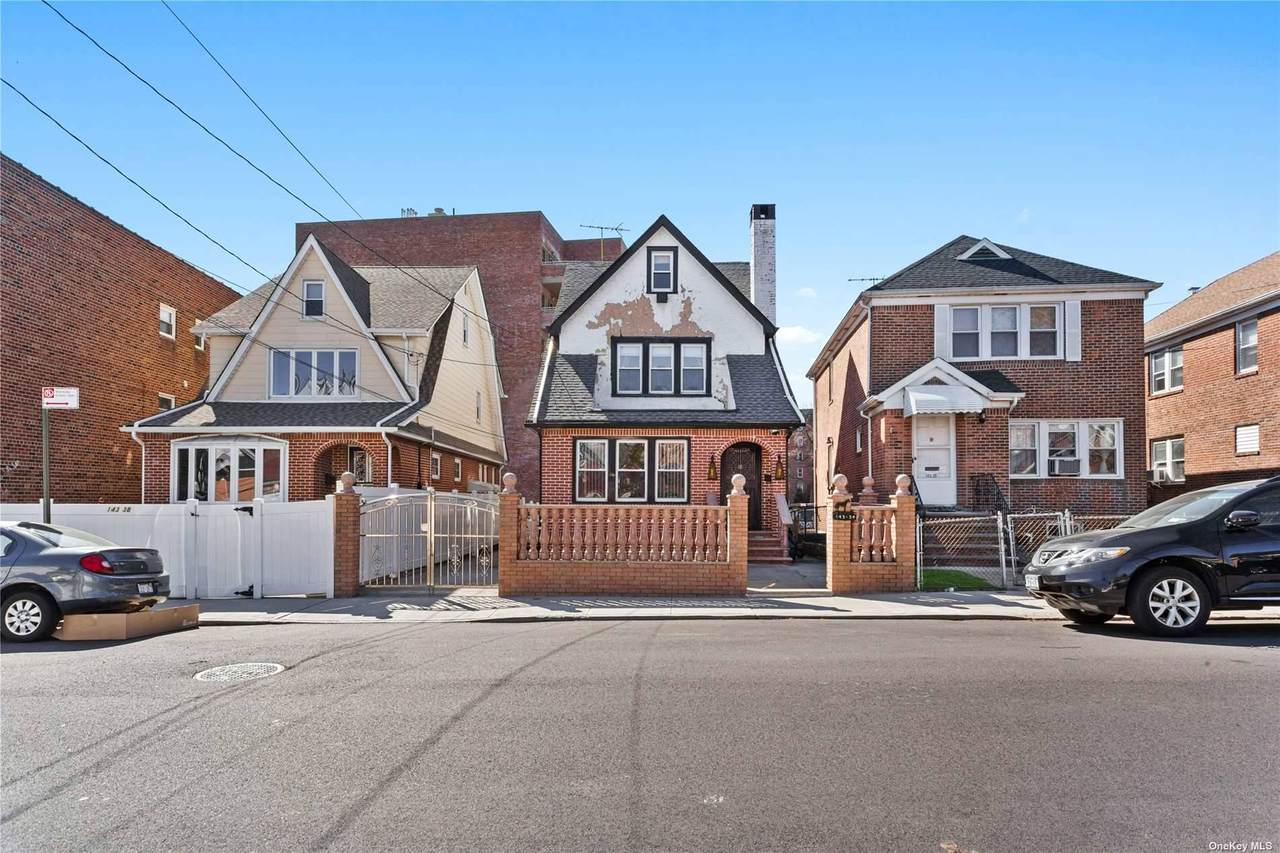 143-34 84 Road - Photo 1