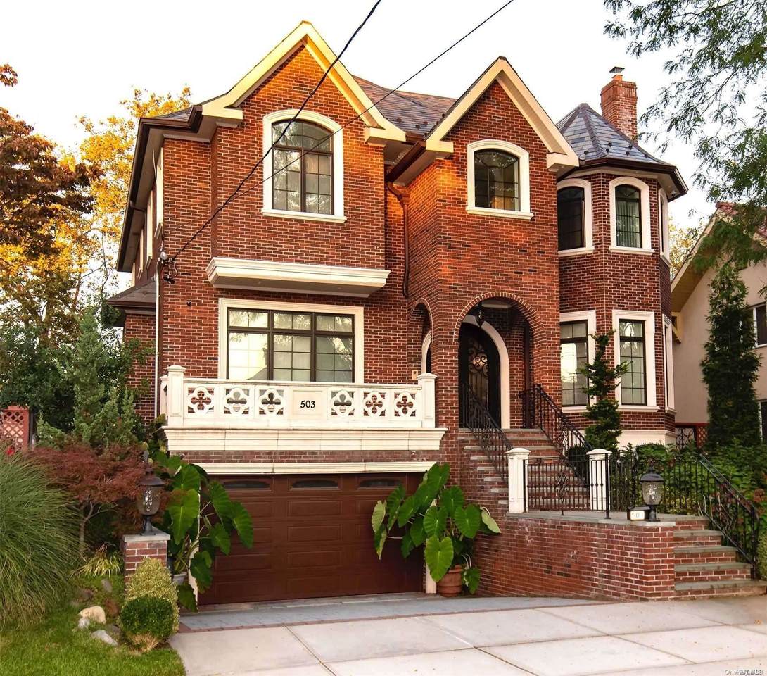 5-03 Parsons Boulevard - Photo 1
