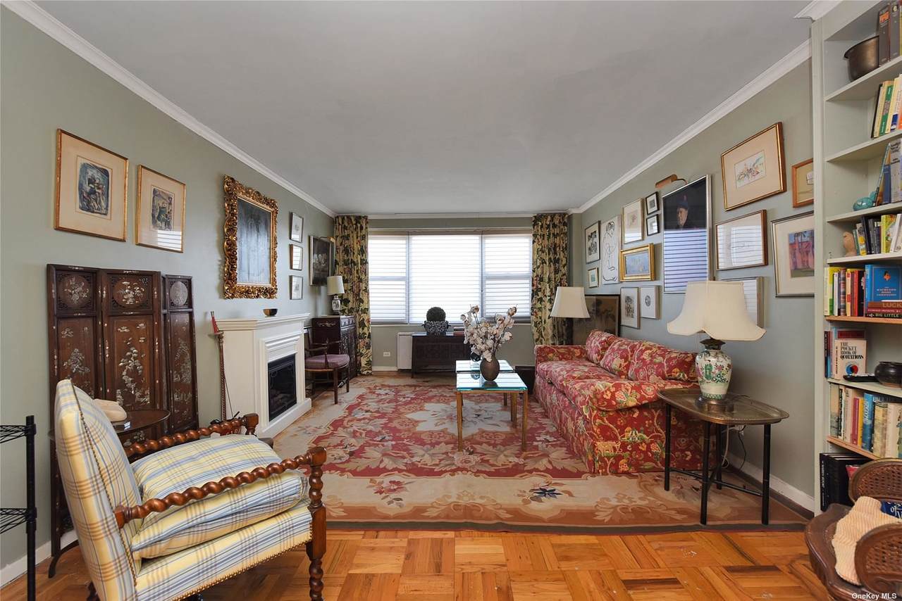 125-10 Queens Boulevard - Photo 1