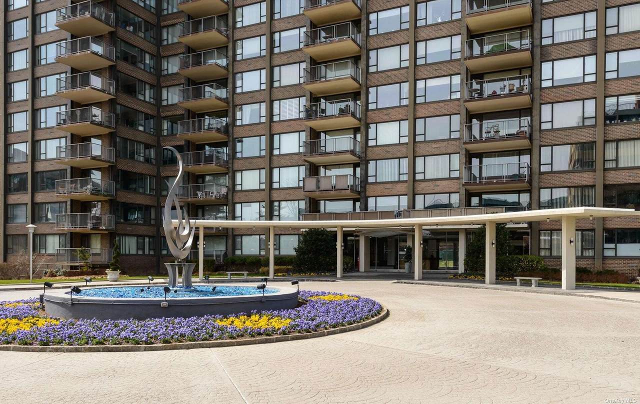 166-25 Powells Cove Boulevard - Photo 1