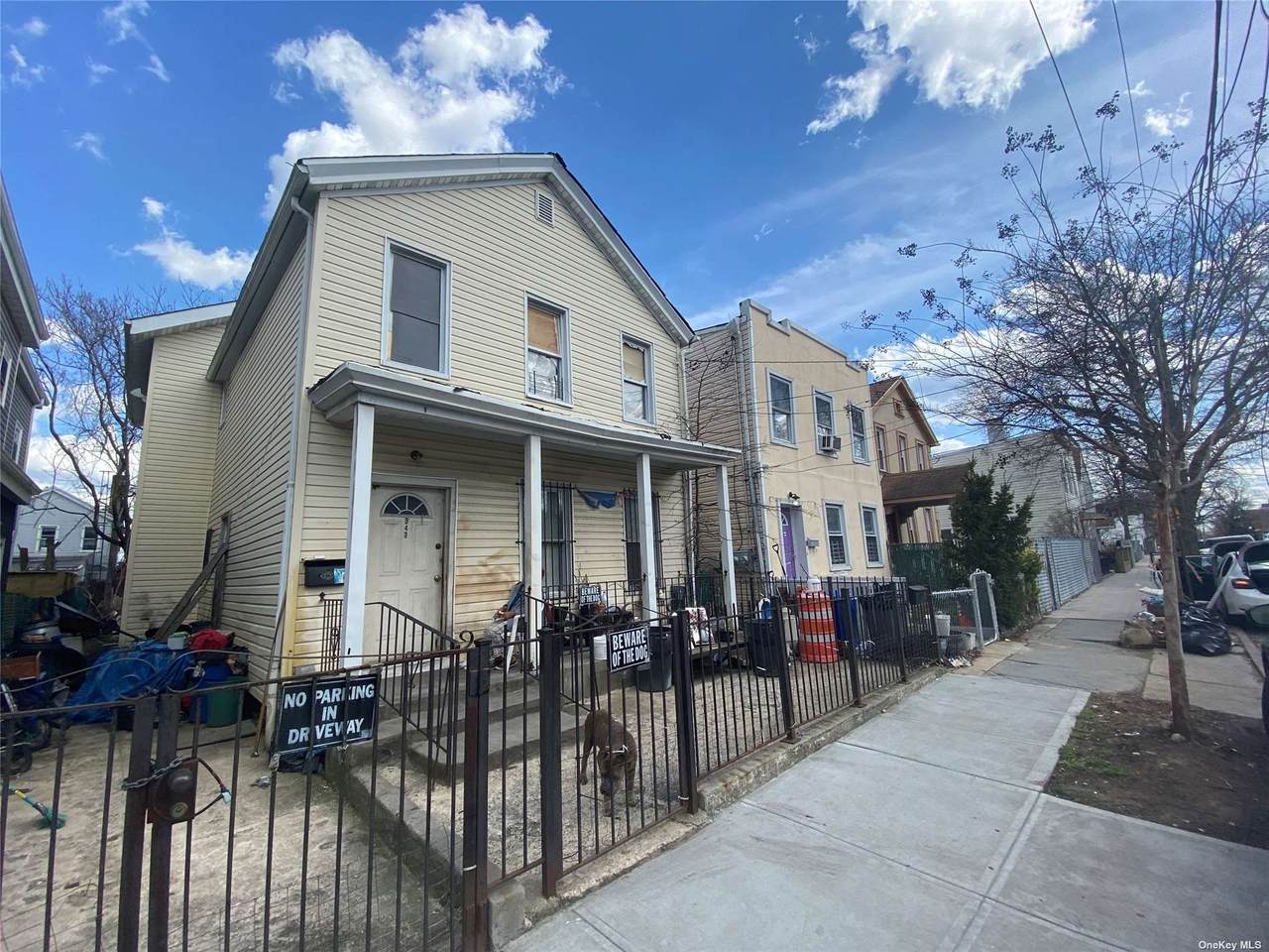 343 Warwick Street - Photo 1