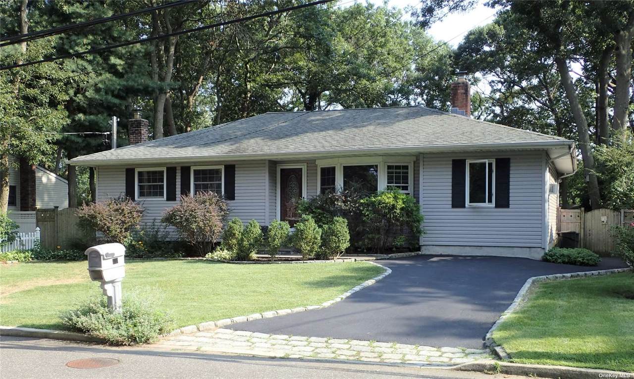 428 Henry Boulevard - Photo 1