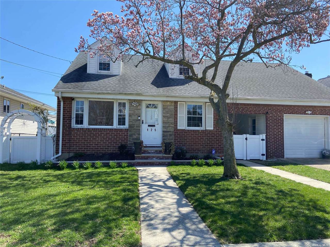 125 Arlington Street - Photo 1