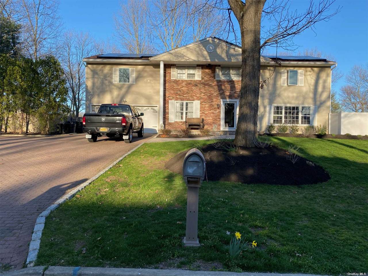 1 Leroy Court - Photo 1