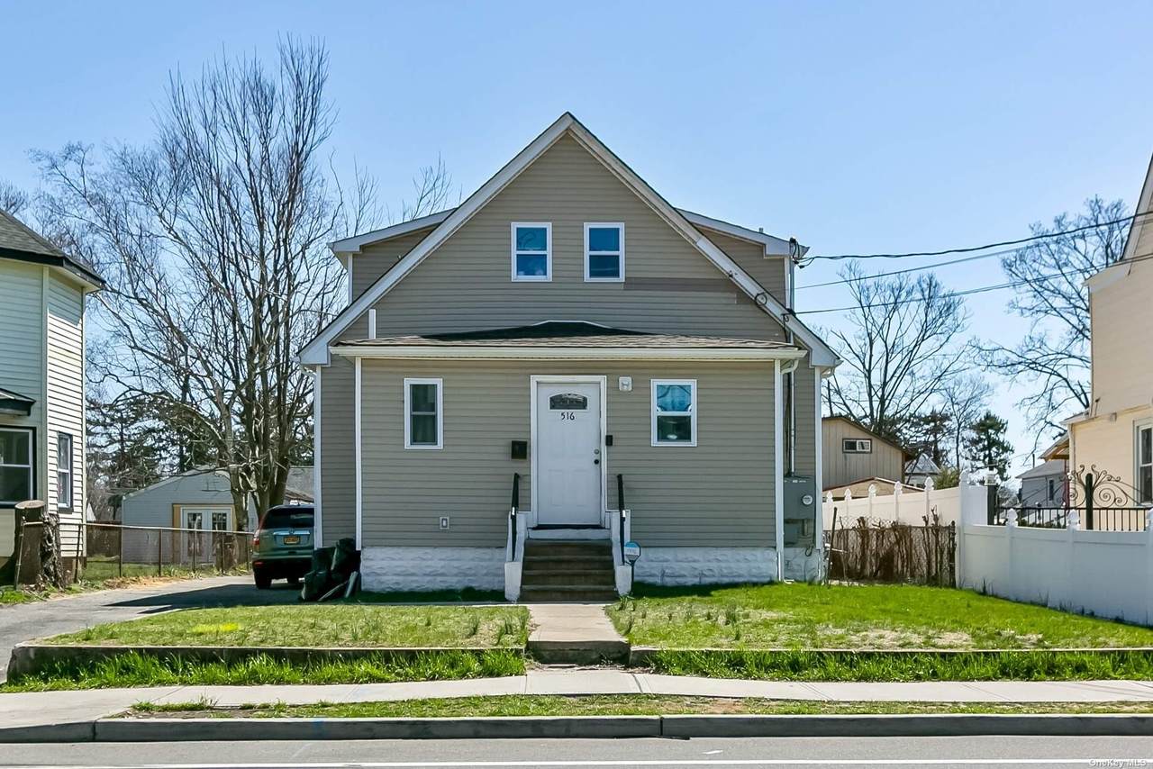 516 Oak Street - Photo 1
