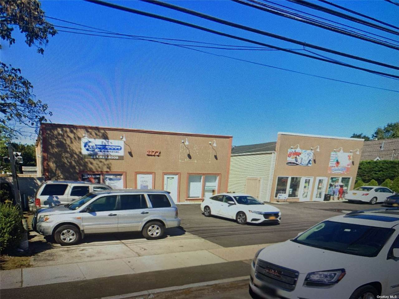 1177 Suffolk Avenue - Photo 1