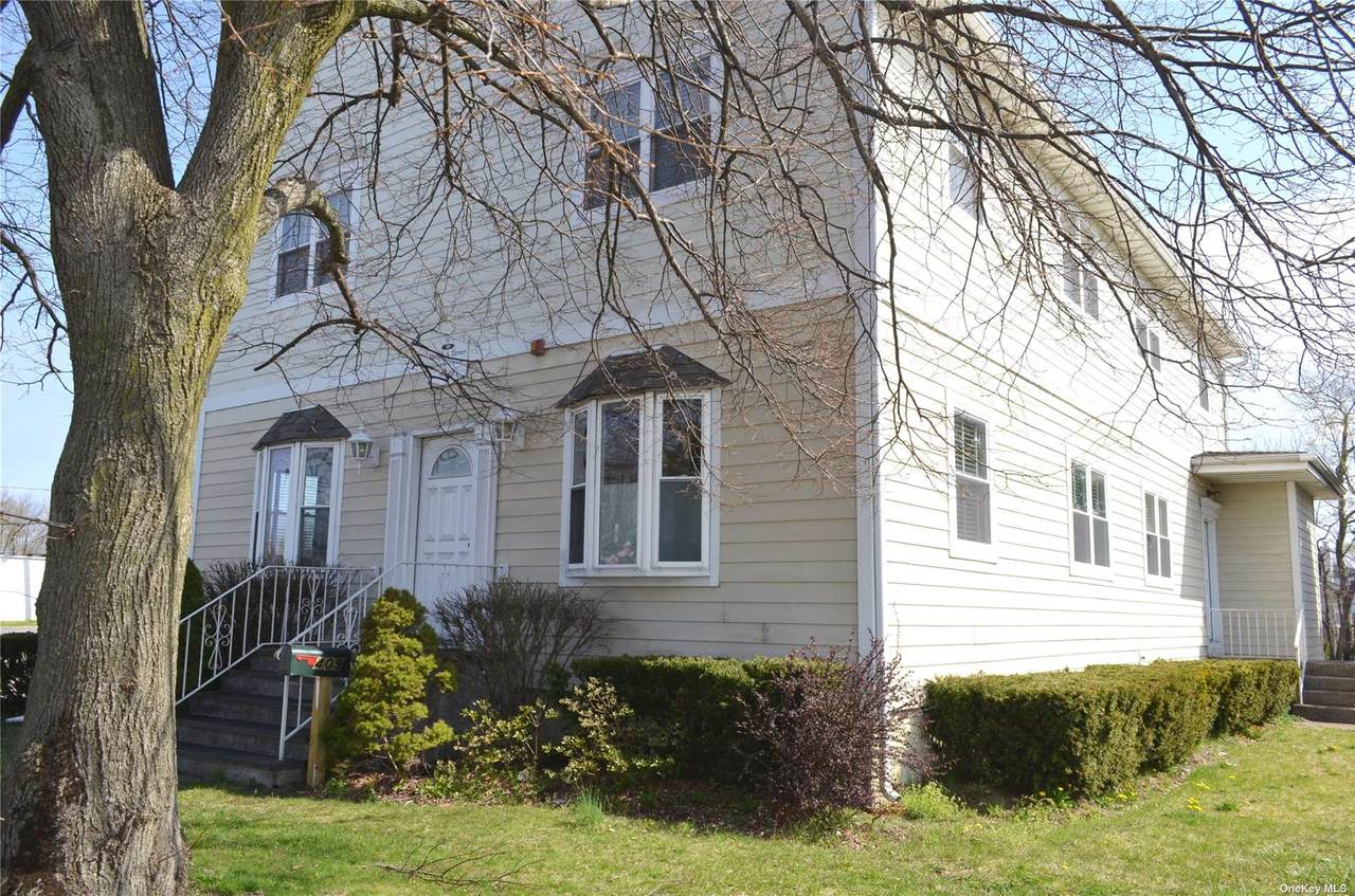 409 Patchogue Road - Photo 1