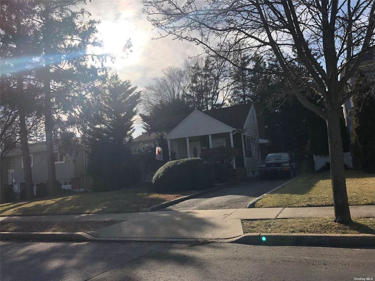 2128 Willoughby Avenue - Photo 1