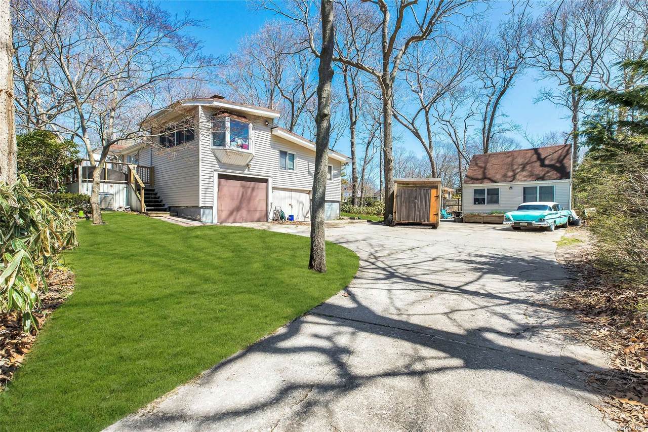 27 Tiana Road - Photo 1