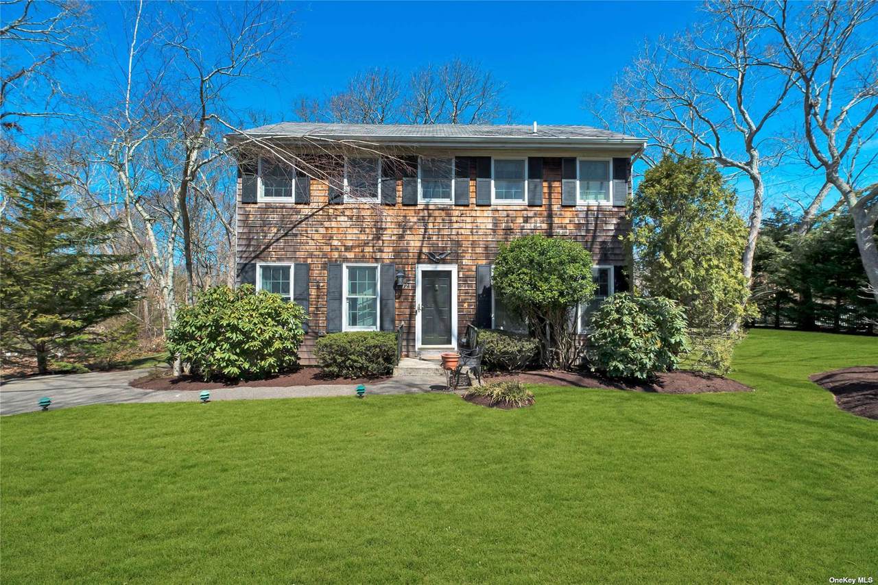 129 Bay Avenue - Photo 1