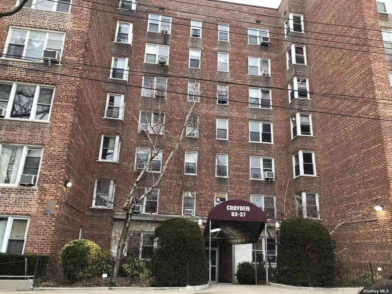 83-37 St James Avenue - Photo 1