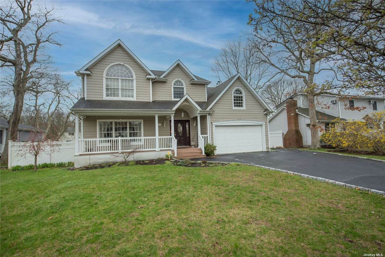 70 Quintuck Lane - Photo 1