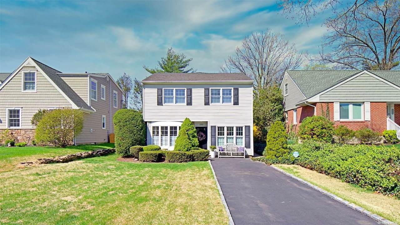 232 Whitehall Boulevard - Photo 1