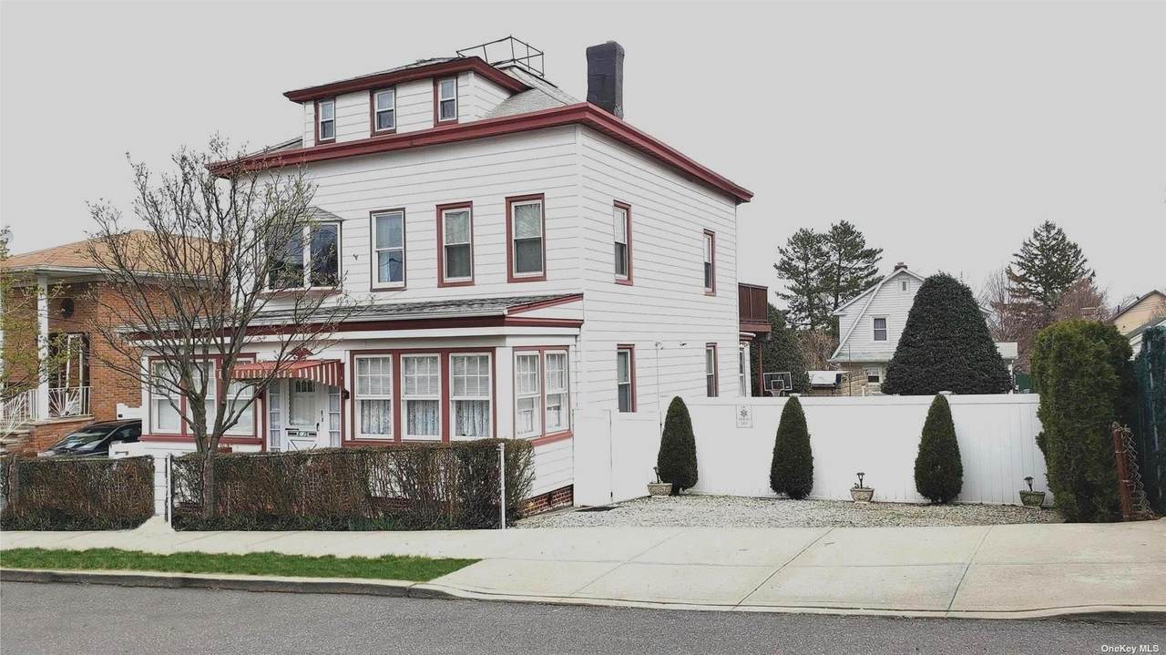 615 128 Street - Photo 1