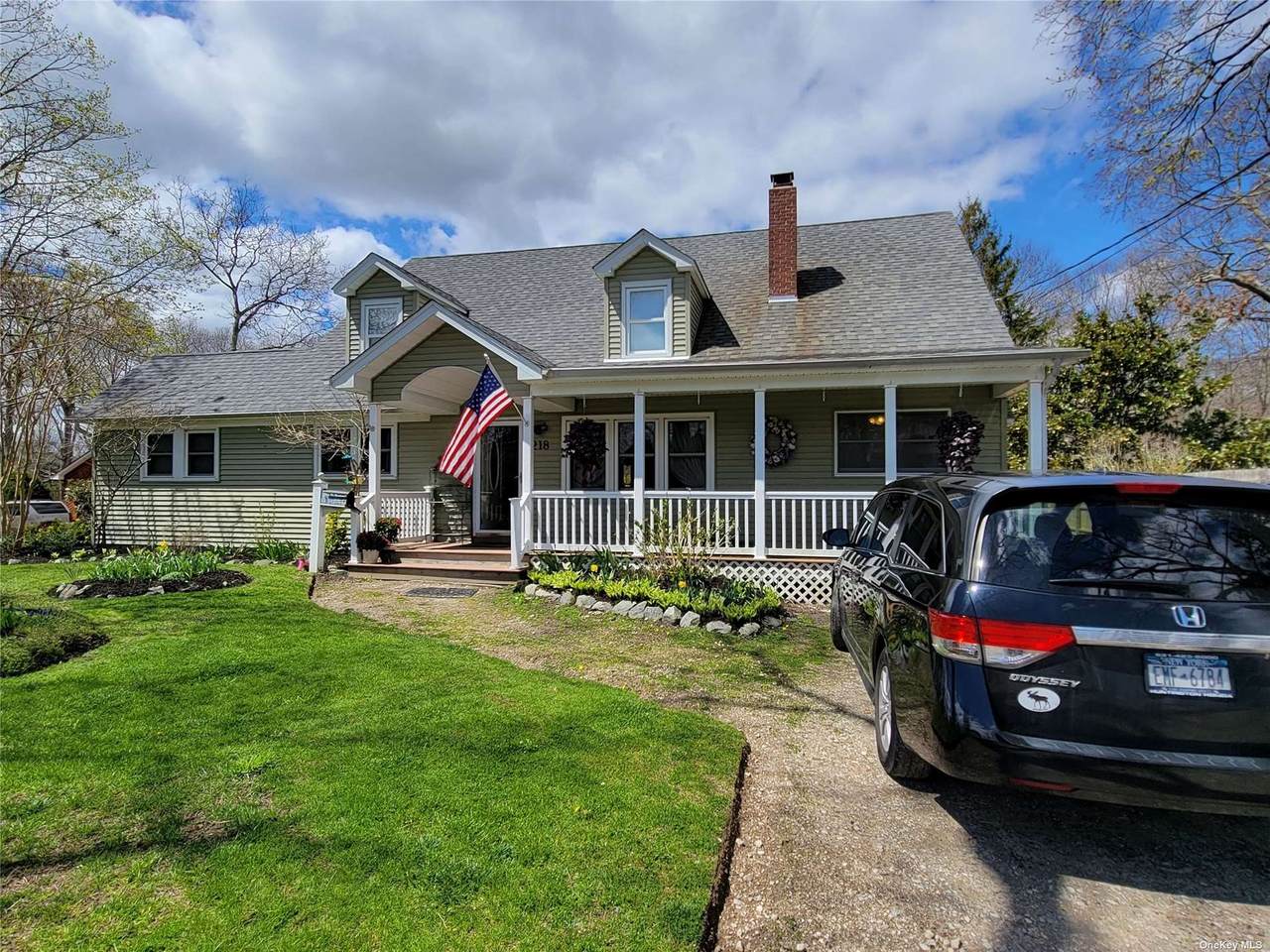 218 Oakwood Avenue - Photo 1
