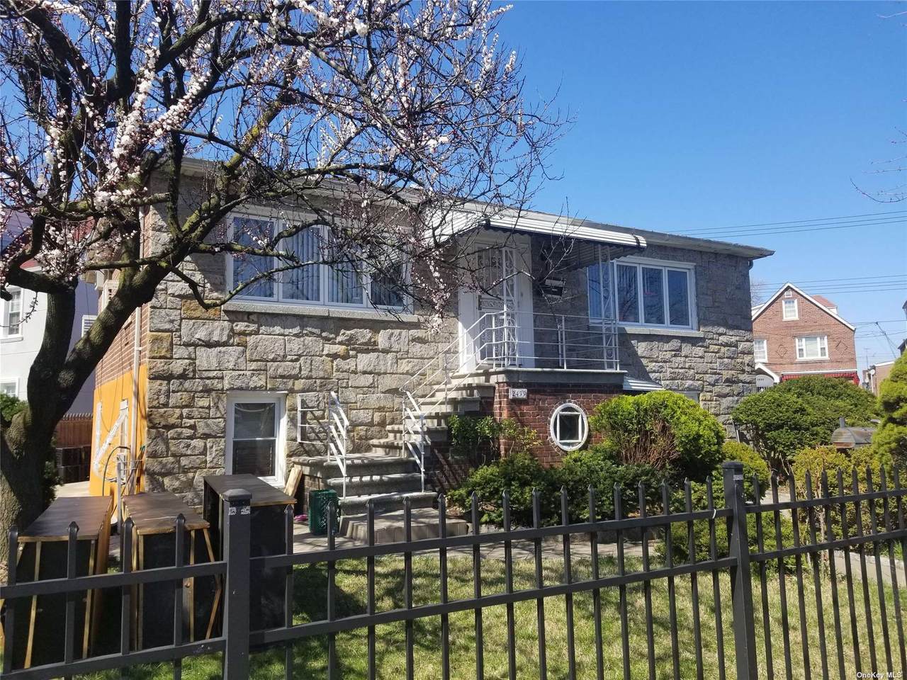 2455 Esplanade Avenue - Photo 1