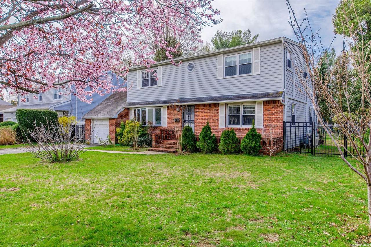 11 Albert Avenue - Photo 1