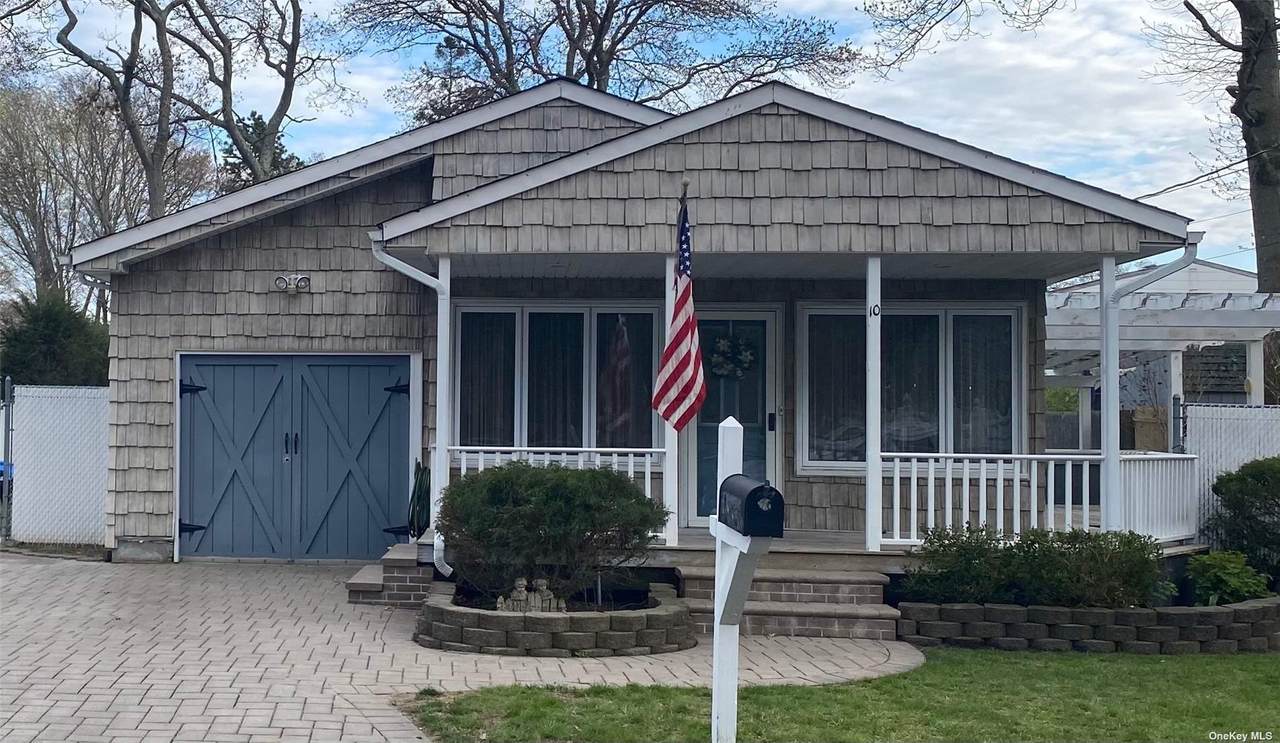 10 Charles Avenue - Photo 1