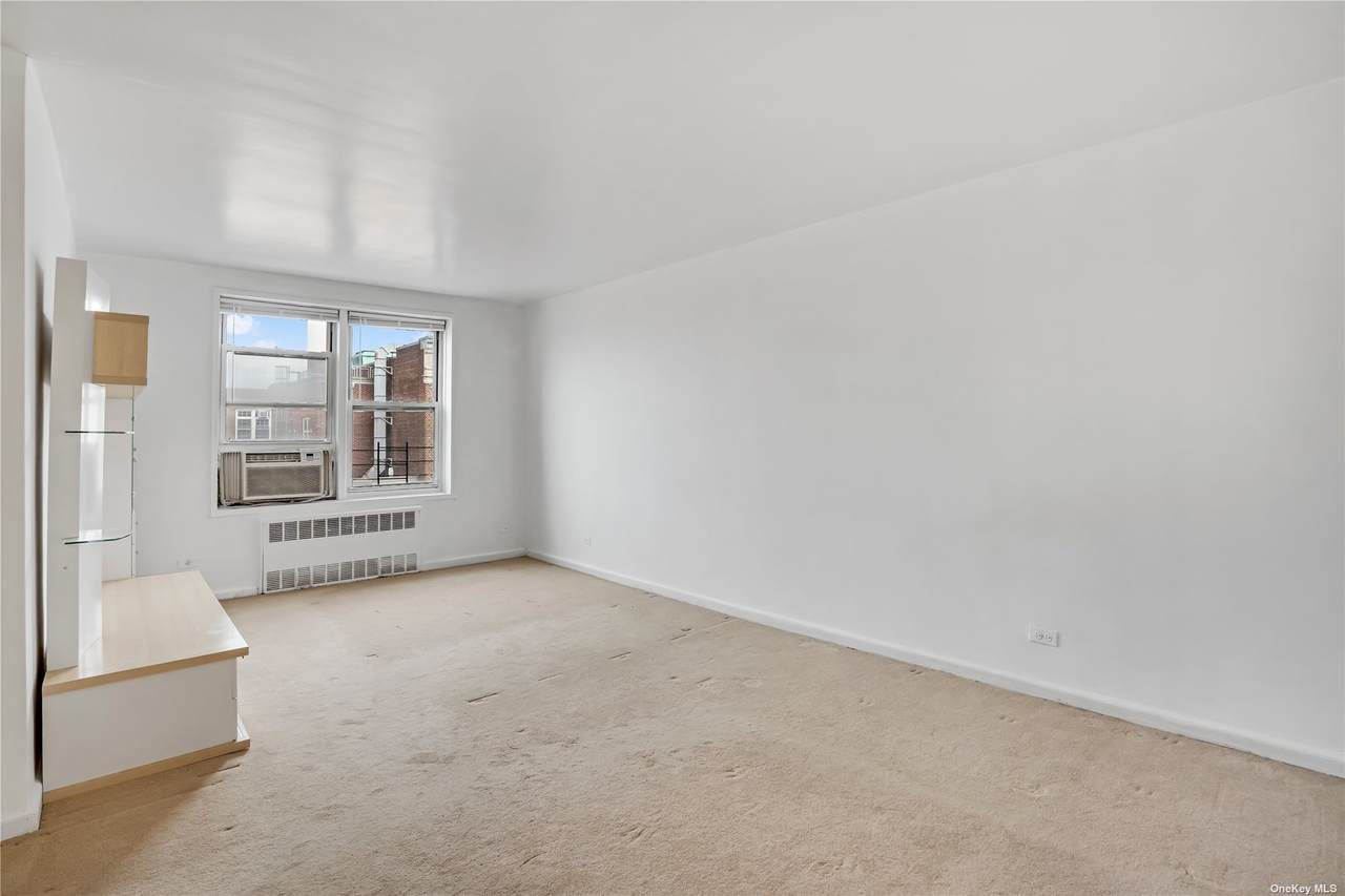 33-44 93rd Street - Photo 1