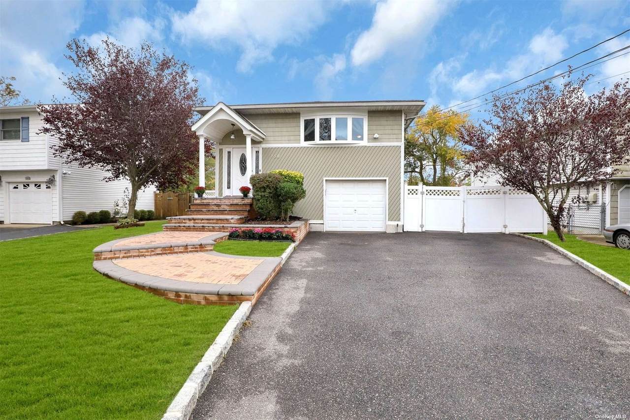 156 Woodrow Parkway - Photo 1