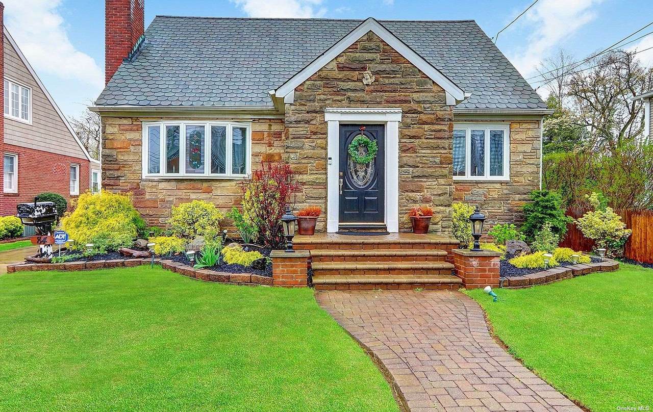 84 Denton Avenue - Photo 1