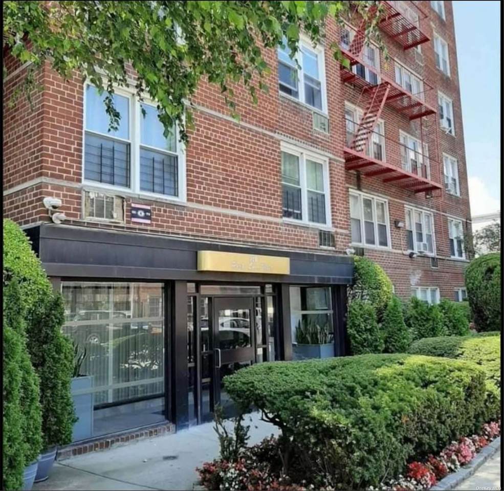 720 31st Street - Photo 1