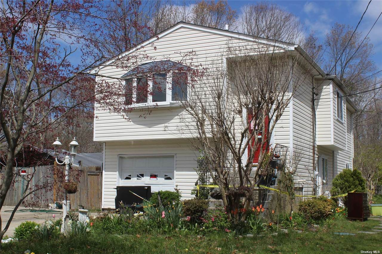 713 Expressway Drive - Photo 1