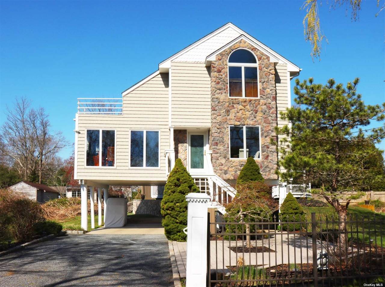 42 Astor Avenue - Photo 1
