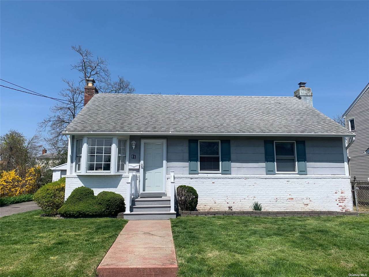 61 Parkdale Drive - Photo 1
