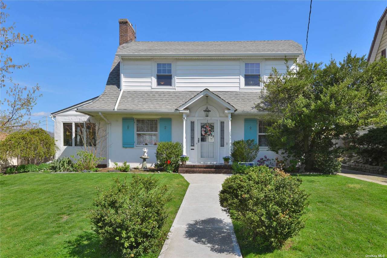 157-11 12 Road - Photo 1