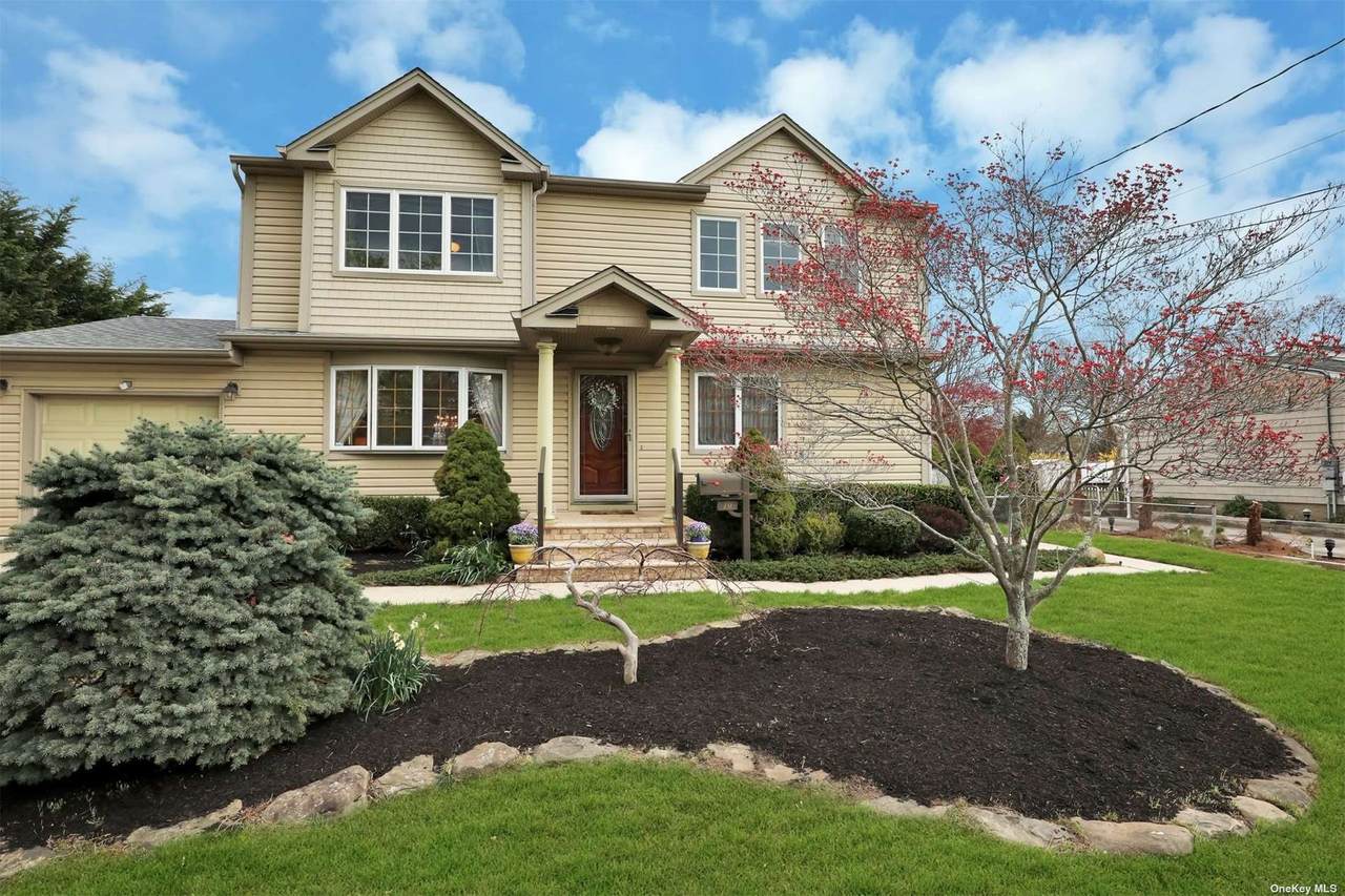 19 Riverdale Avenue - Photo 1