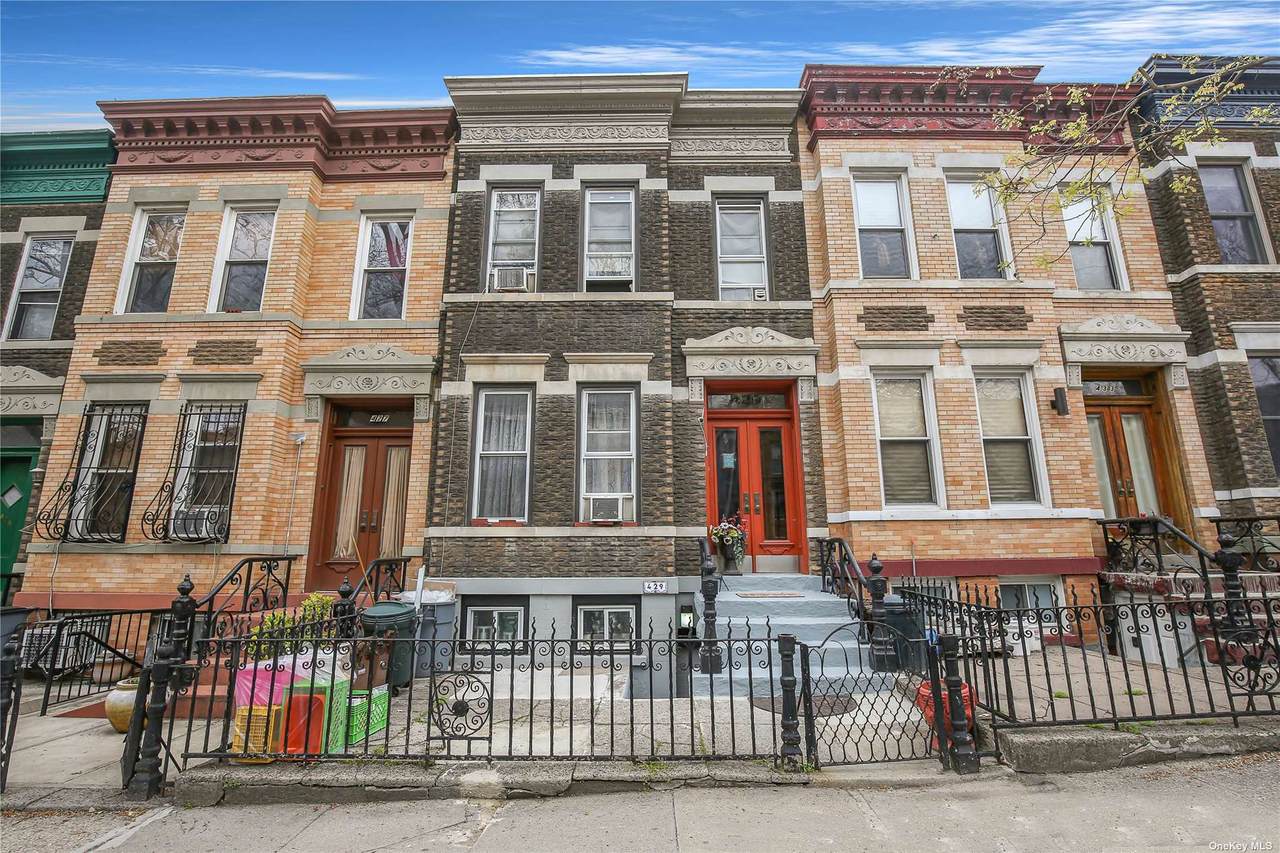 429 37th Street - Photo 1